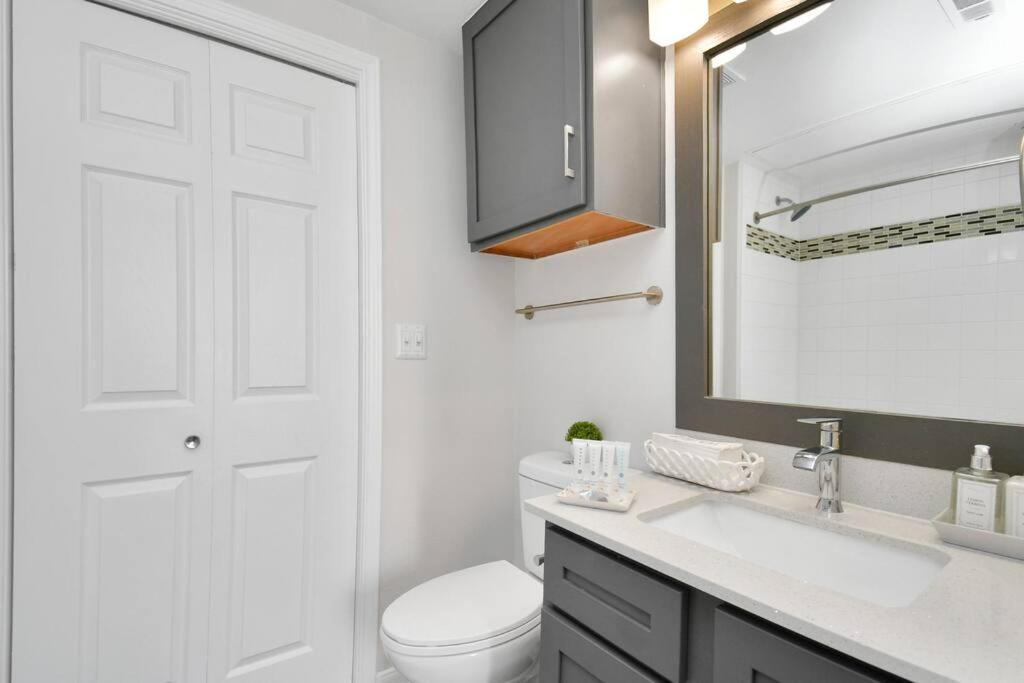 Ferienwohnung Chic Retreat-Walk To Nrg-Pool Houston Exterior foto