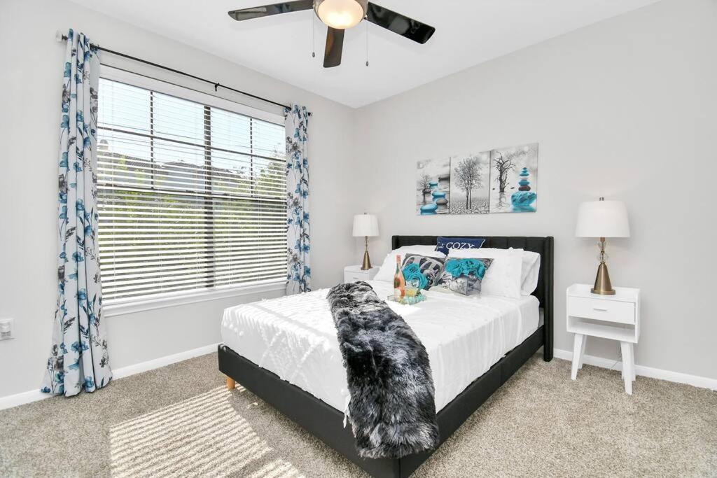 Ferienwohnung Chic Retreat-Walk To Nrg-Pool Houston Exterior foto